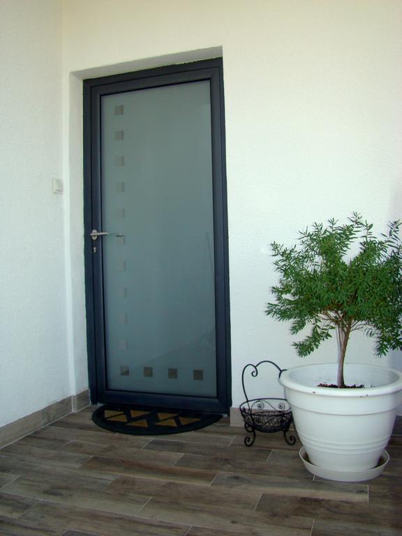 Apartment Luka Tucepi Exterior photo